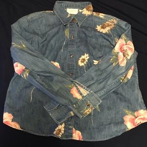Denim button down shirt 🌻🌸